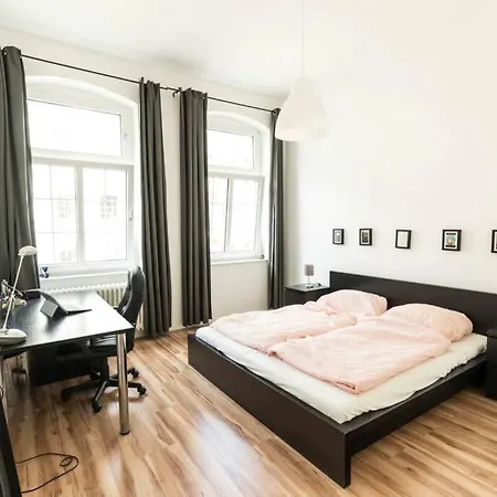 Modern & Stylish Hideout - Close To Everything